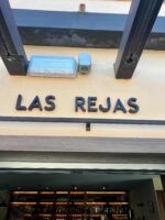 El restaurante de Bolonia que conquista Cádiz con croquetas de choco y un arroz meloso de carabineros frente al paraíso - Gastronomía y Moda