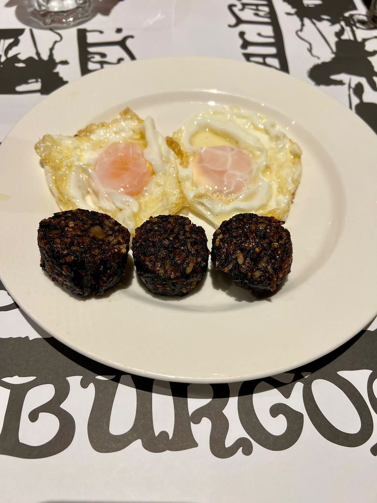 Hotel Landa (Burgos): la mítica morcilla de arroz con huevos fritos que tienes que probar - Gastronomía y Moda