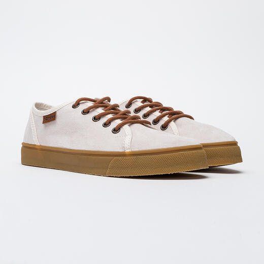Las sneakers blancas que no pueden faltar en tu armario son de Zhoes Brand - Gastronomía y Moda