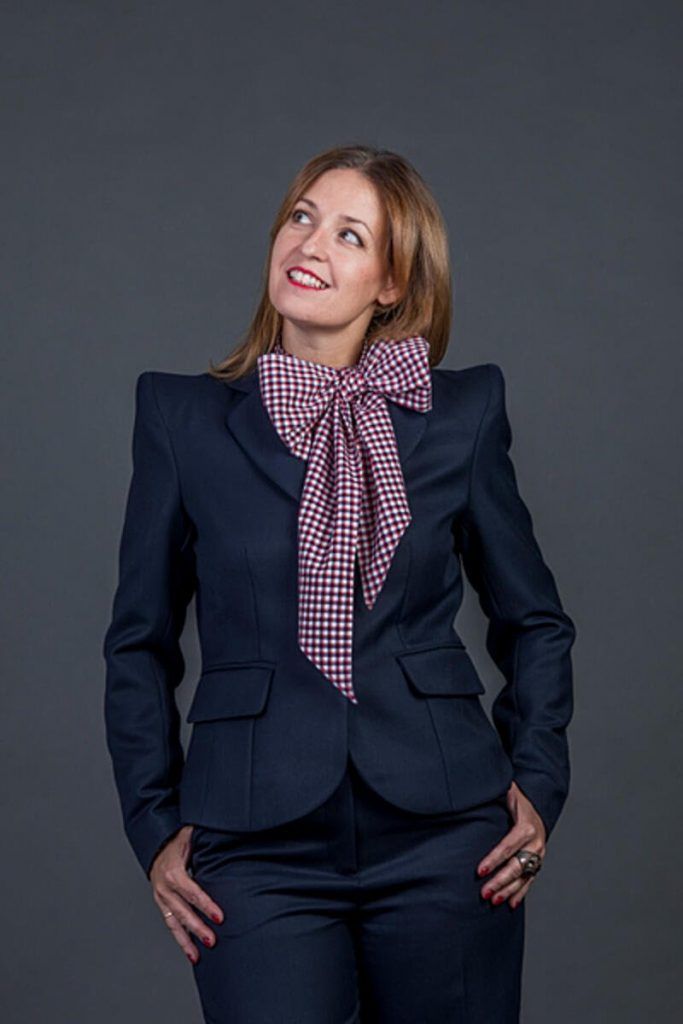 Azul Marino Casi Negro tiene las chaquetas perfectas para ir a la oficina - Gastronomía y Moda