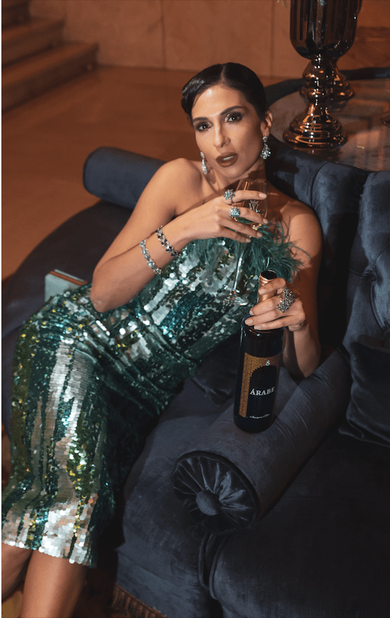 Paula Gómez, protagonista de la campaña de Navidad 2020 para diversas firmas de lujo - Gastronomía y Moda