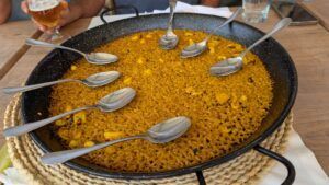 Es Boldado: Pescados y mariscos en Ibiza con espectaculares vistas a los islotes de Es Vedrá y es Vedranell - Gastronomía y Moda