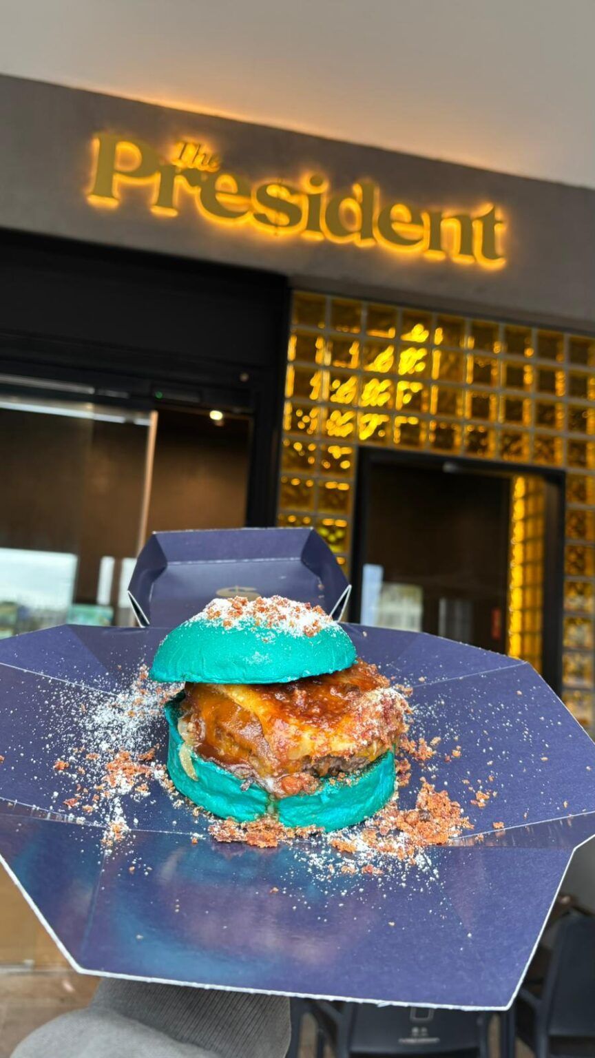 Las abuelas inspiran una de las hamburguesas más emotivas de la Navidad en Sevilla - Gastronomía y Moda