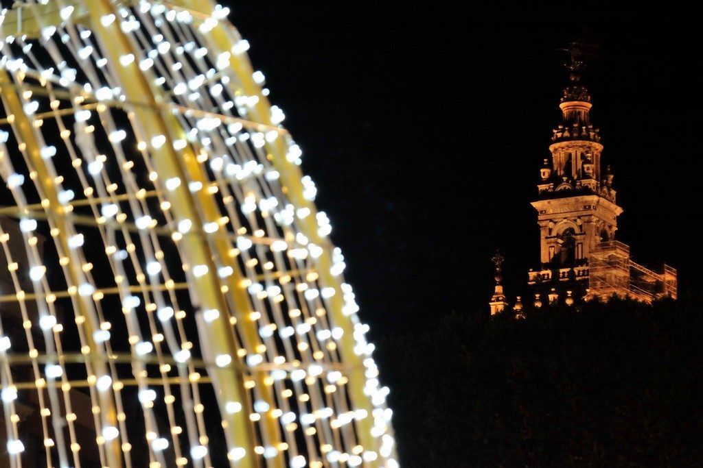 La iluminación navideña llega a las calles de todos los distritos de Sevilla La iluminación navideña llega a las calles de todos los distritos de Sevilla - Gastronomía y Moda