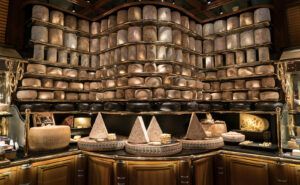 Les Grands Buffets: el templo de la gran cocina francesa y homenaje vivo a Auguste Escoffier: Lujo accesible, recetas legendarias y vinos excepcionales - Gastronomía y Moda