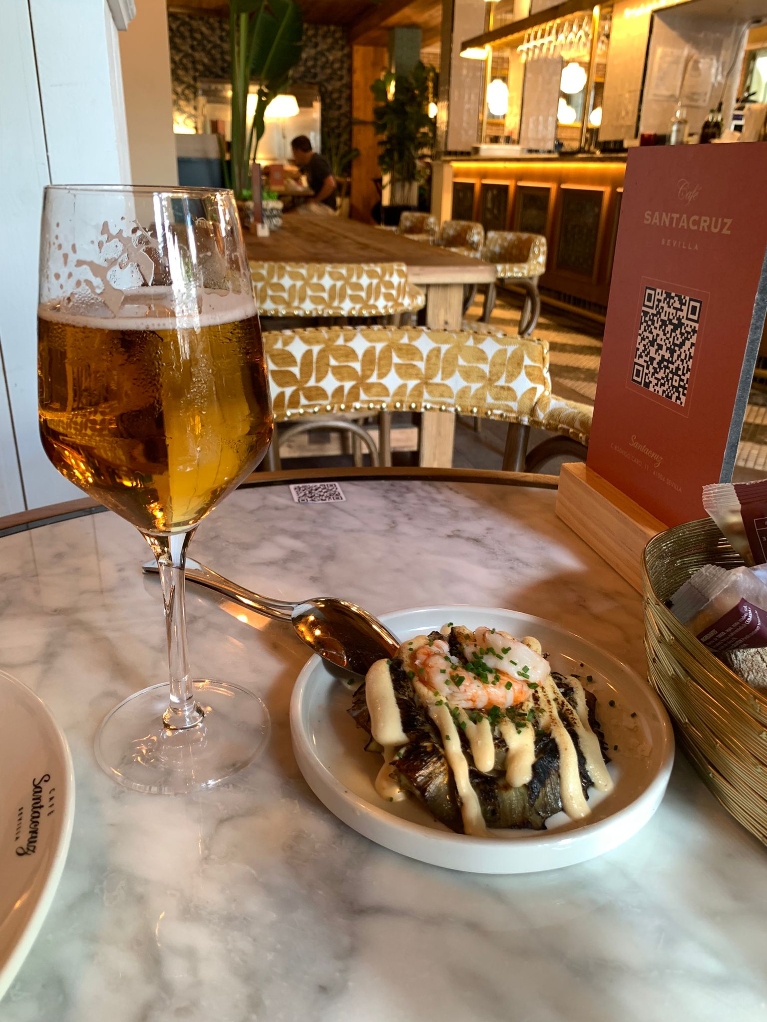Café Santacruz, el nuevo bar de tapas en Sevilla con vistas a la Giralda - Gastronomía y Moda