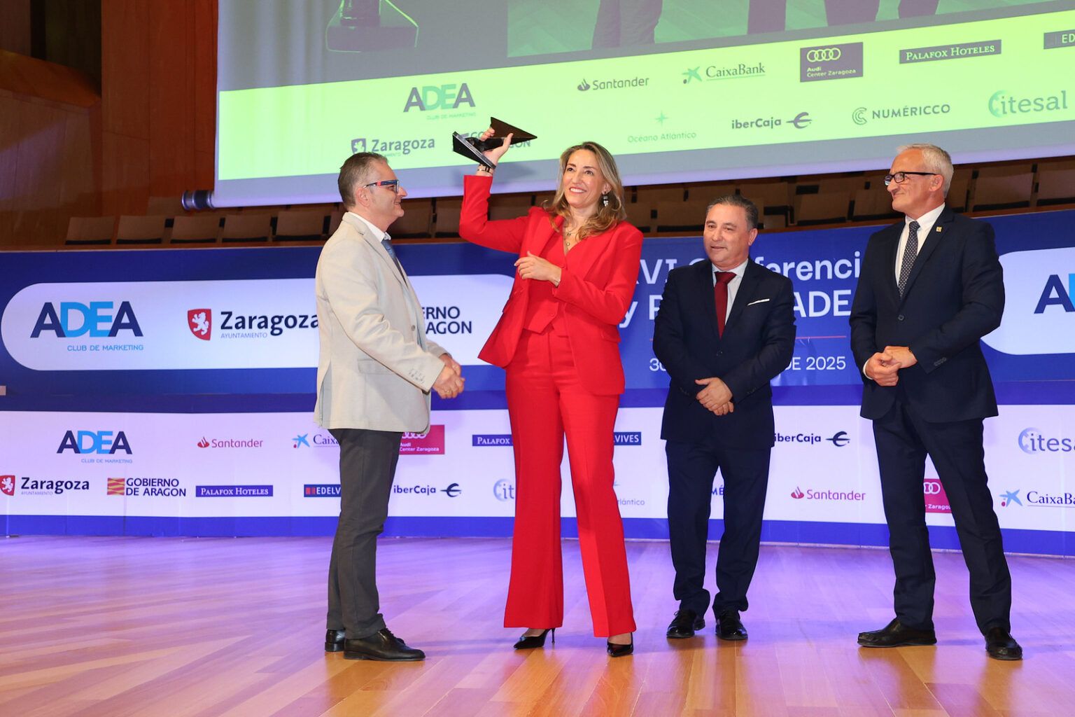 Isabel Dobón,consejera delegada de Jamones Albarracín, mejor directiva turolense del año - Gastronomía y Moda