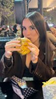 Ana Isabel Pareja señala en The Champions Burger la hamburguesa que más le sorprendió en Dos Hermanas - Gastronomía y Moda