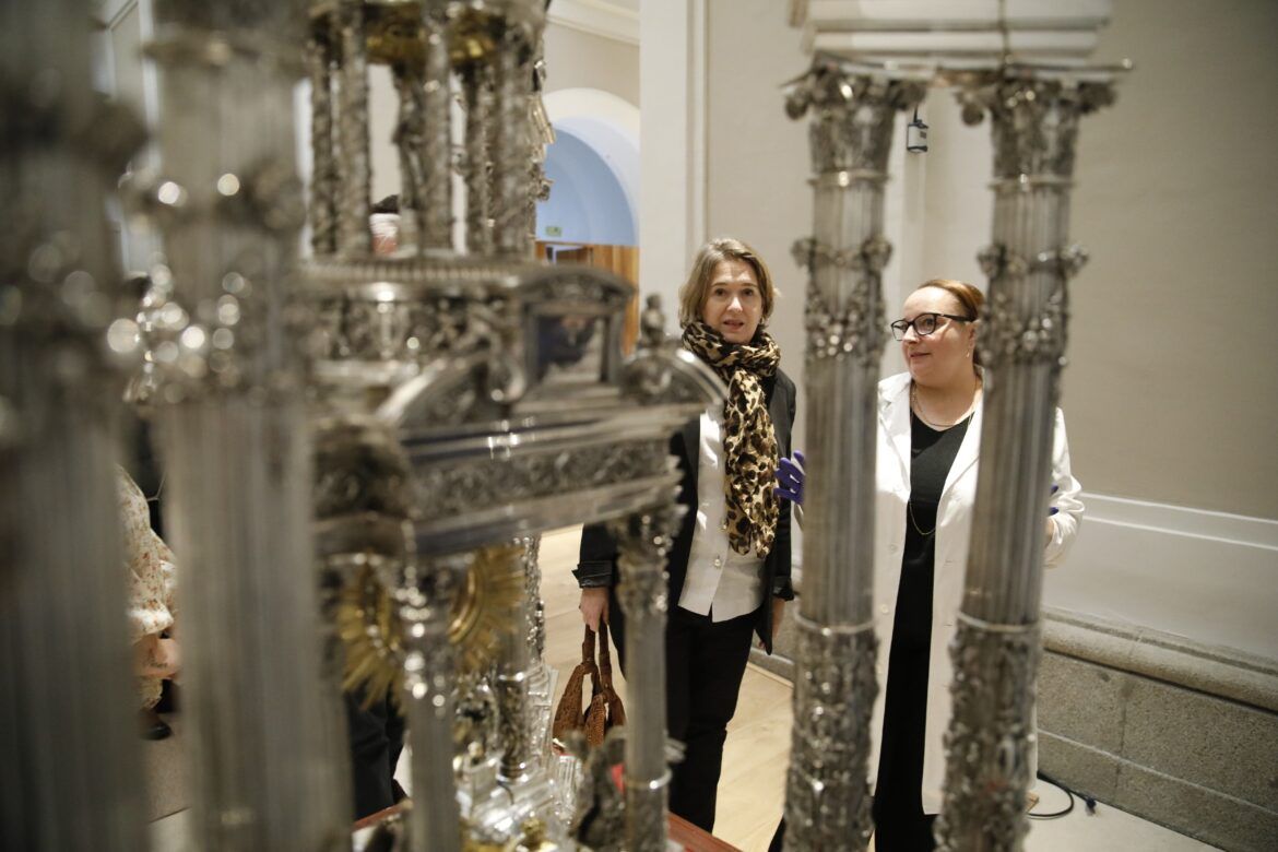 Finalizan las labores de restauración de la custodia de Madrid, icono de la orfebrería renacentista española Finalizan las labores de restauración de la custodia procesional de Madrid, icono de la orfebrería renacentista española - Gastronomía y Moda