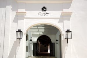 Descubre el corazón de Cinco Jotas sin salir de casa: un viaje virtual a La Dehesa y la Bodega de Jabugo - Gastronomía y Moda