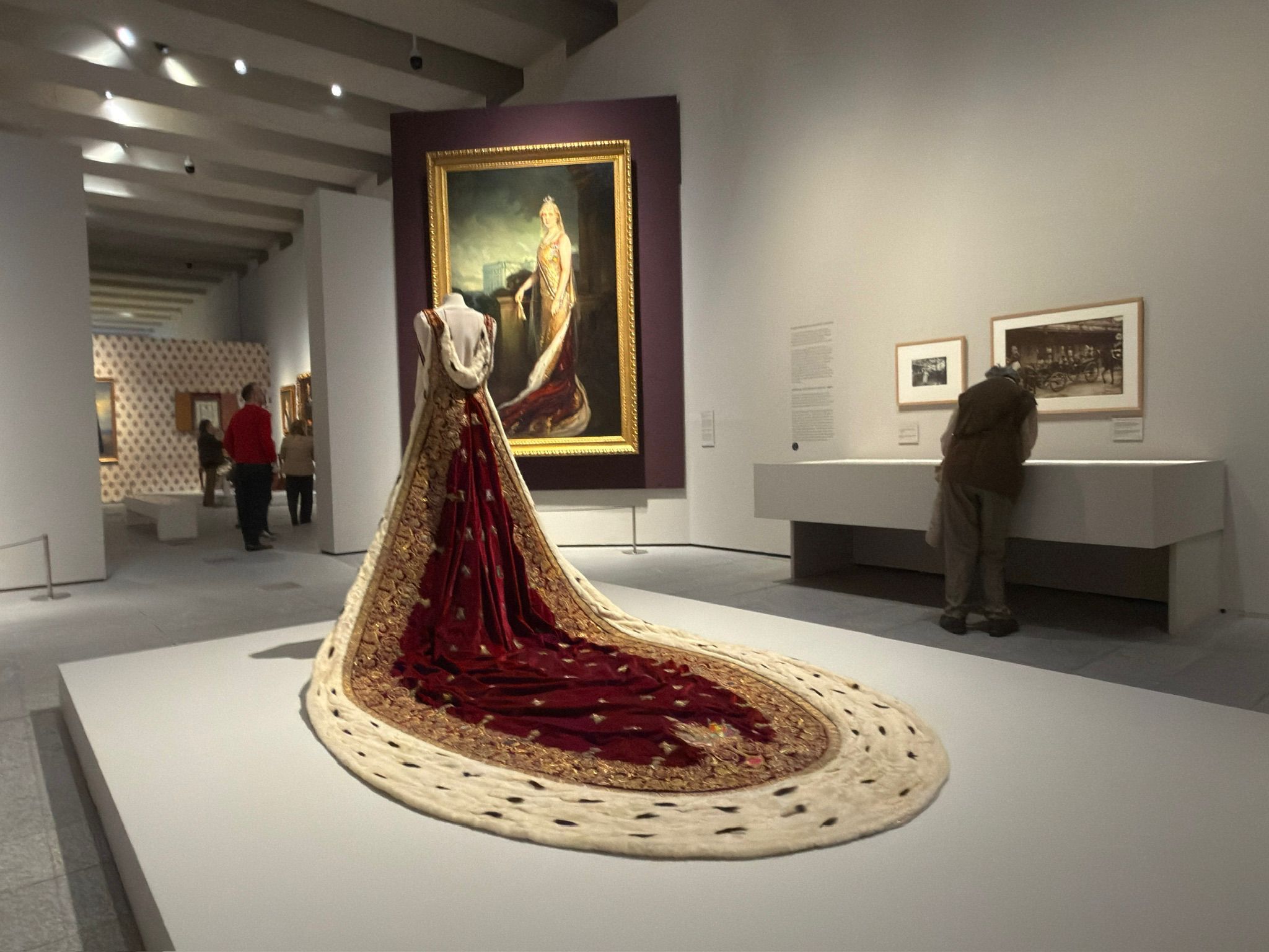 Victoria Eugenia deslumbra en la Galería de las Colecciones Reales de Madrid con una exposición imprescindible - Gastronomía y Moda