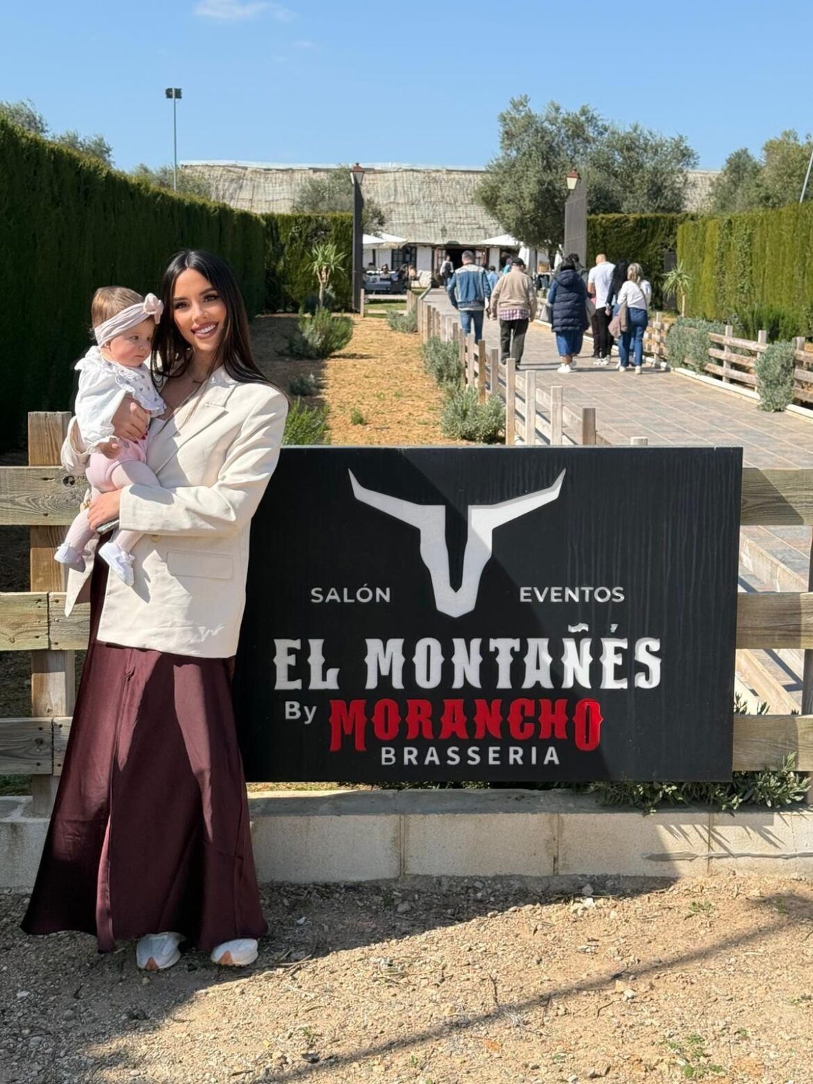 Ana Isabel Pareja descubre en la provincia de Sevilla un restaurante perfecto para disfrutar en familia sin prisas Ana Isabel Pareja descubre en Sevilla un restaurante perfecto para disfrutar en familia sin prisas - Gastronomía y Moda