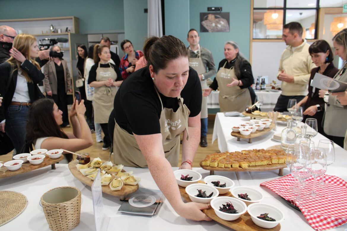 A Mariña lanza el gran recetario que rescata su cocina tradicional y convierte Galicia en nuevo destino gastronómico imprescindible - Gastronomía y Moda
