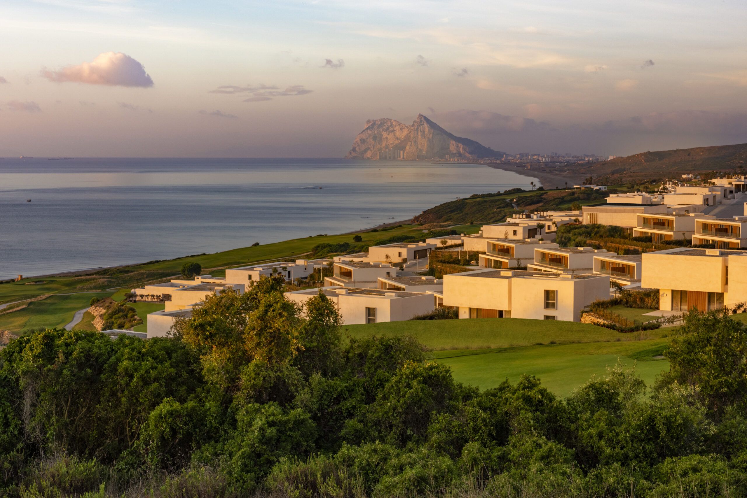 Fairmont La Hacienda Costa del Sol patrocina al jugador del DP World Tour 2026 Ángel Ayora - Gastronomía y Moda
