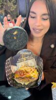 Ana Isabel Pareja señala en The Champions Burger la hamburguesa que más le sorprendió en Dos Hermanas - Gastronomía y Moda