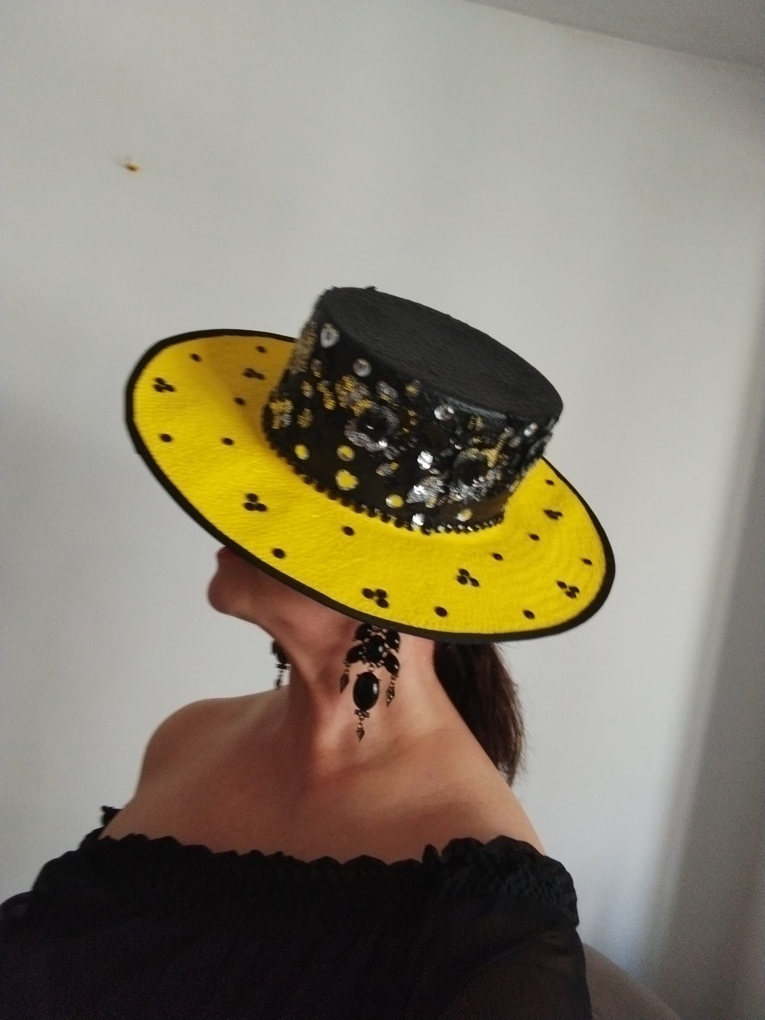 Teresa Carreira triunfa con sus sombreros con estilo y poderio - Gastronomía y Moda