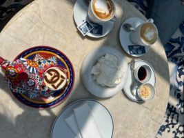 La Câbane: un viaje hacia el corazón de la Dolce Vita en Marbella - Gastronomía y Moda