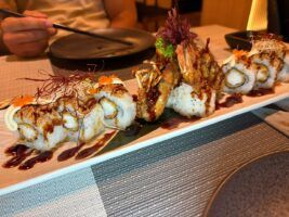La influencer Ana Isabel Pareja descubre el restaurante japonés que sorprende en Sevilla por su nivel y detalle - Gastronomía y Moda