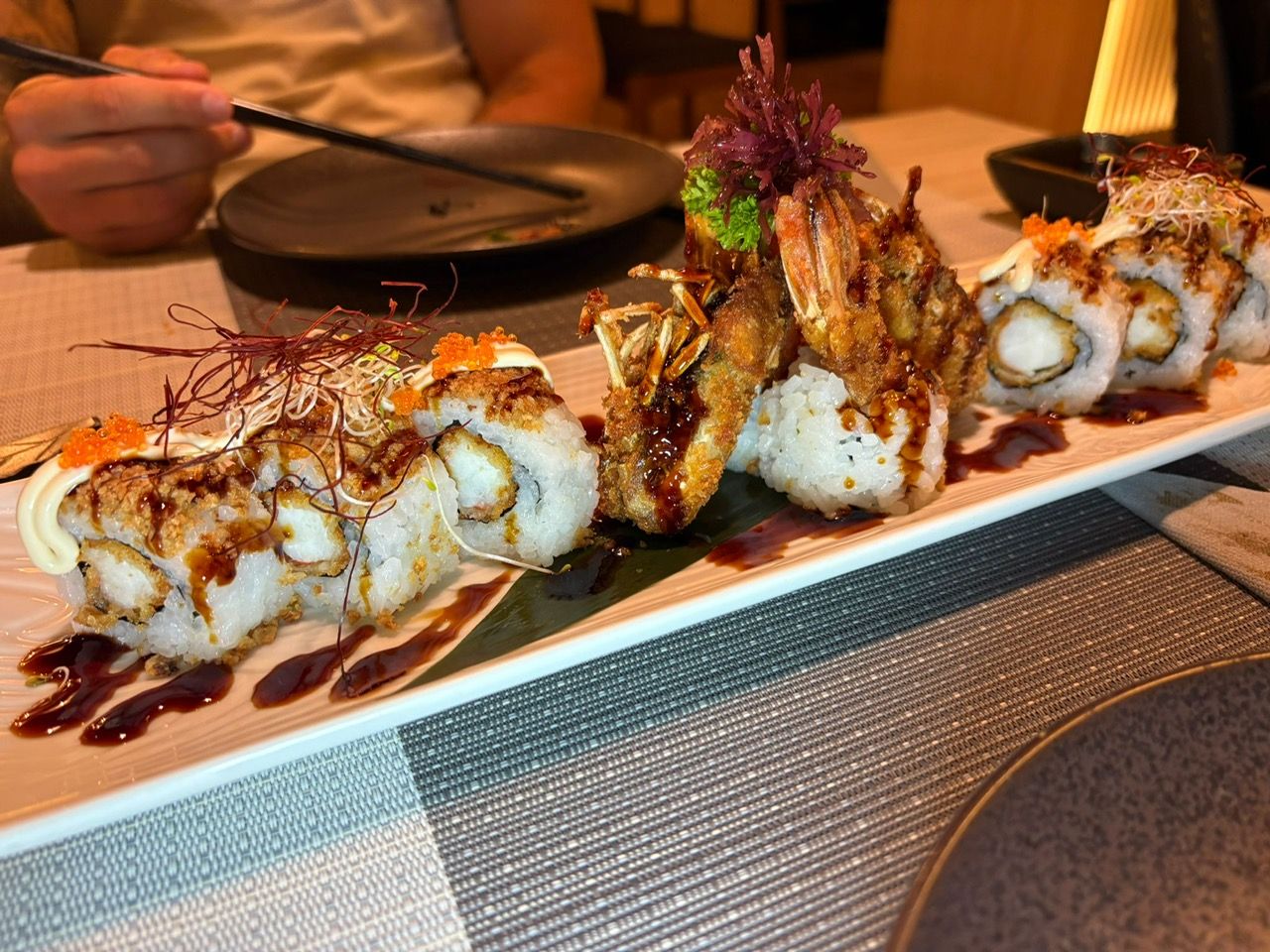 La influencer Ana Isabel Pareja descubre el restaurante japonés que sorprende en Sevilla por su nivel y detalle - Gastronomía y Moda