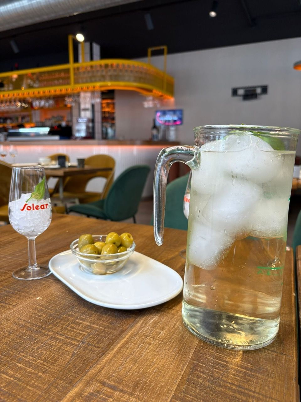 La influencer Ana Isabel Pareja desvela el plan perfecto antes de la Feria de Abril en Sevilla - Gastronomía y Moda