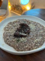 Begin y su gastronomía bajo las 'profundidades marinas' en mitad de un bosque tropical - Gastronomía y Moda