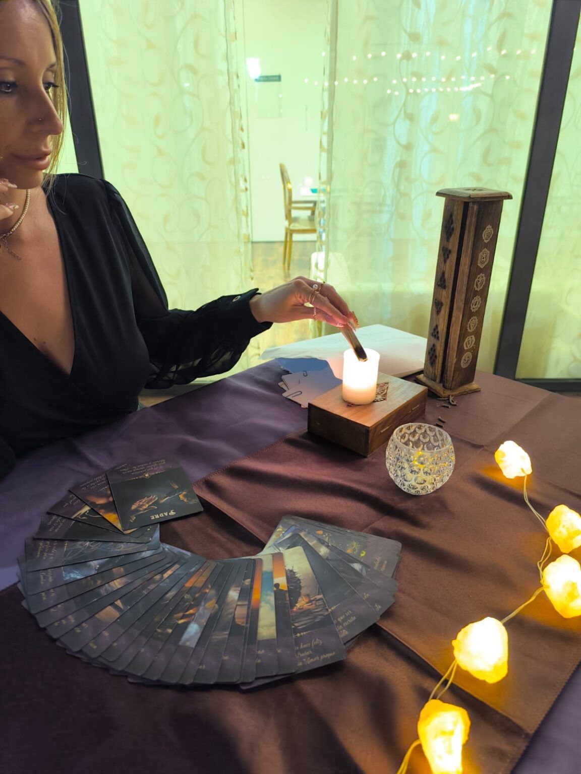 El Tarot de Susi convierte cualquier celebración en una experiencia inolvidable con su exclusivo Tarot Corner para eventos - Gastronomía y Moda