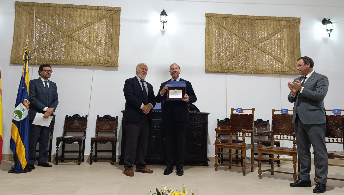 La DOP del Condado de Huelva celebra el 90 aniversario reconociendo a la Caja Rural por el apoyo constante al sector - Gastronomía y Moda