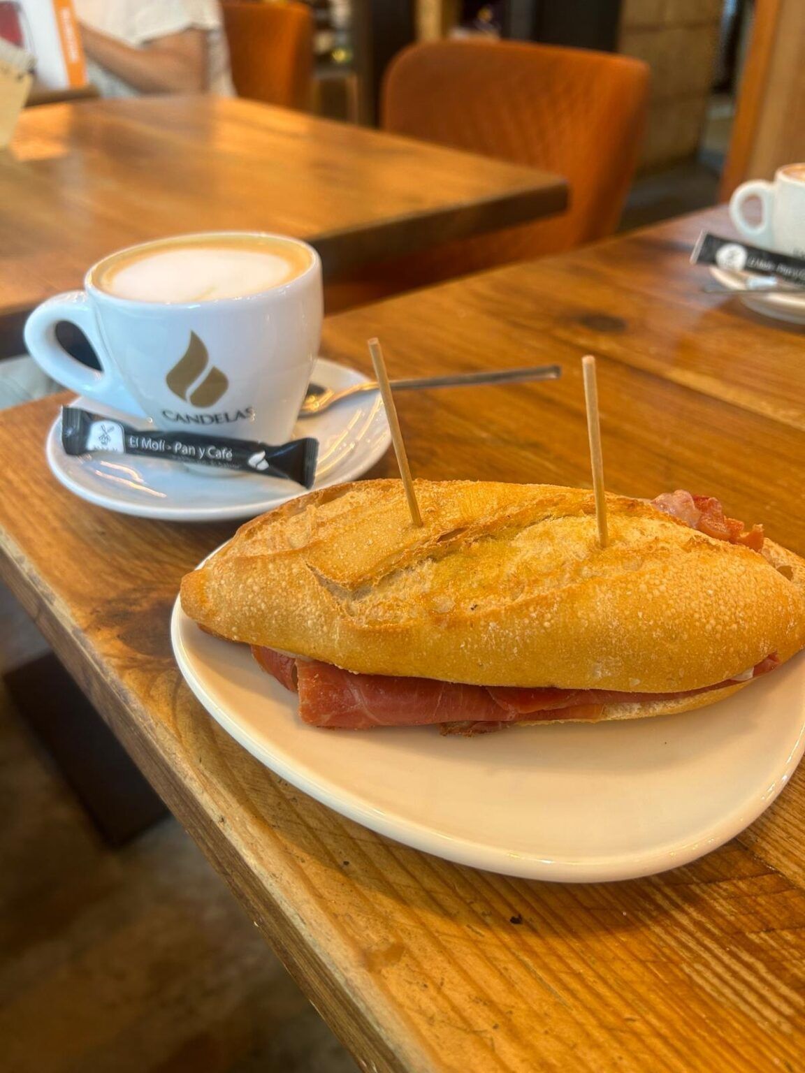 El Molí Pan y Café: desayunos con el sabor auténtico del pan de antaño - Gastronomía y Moda