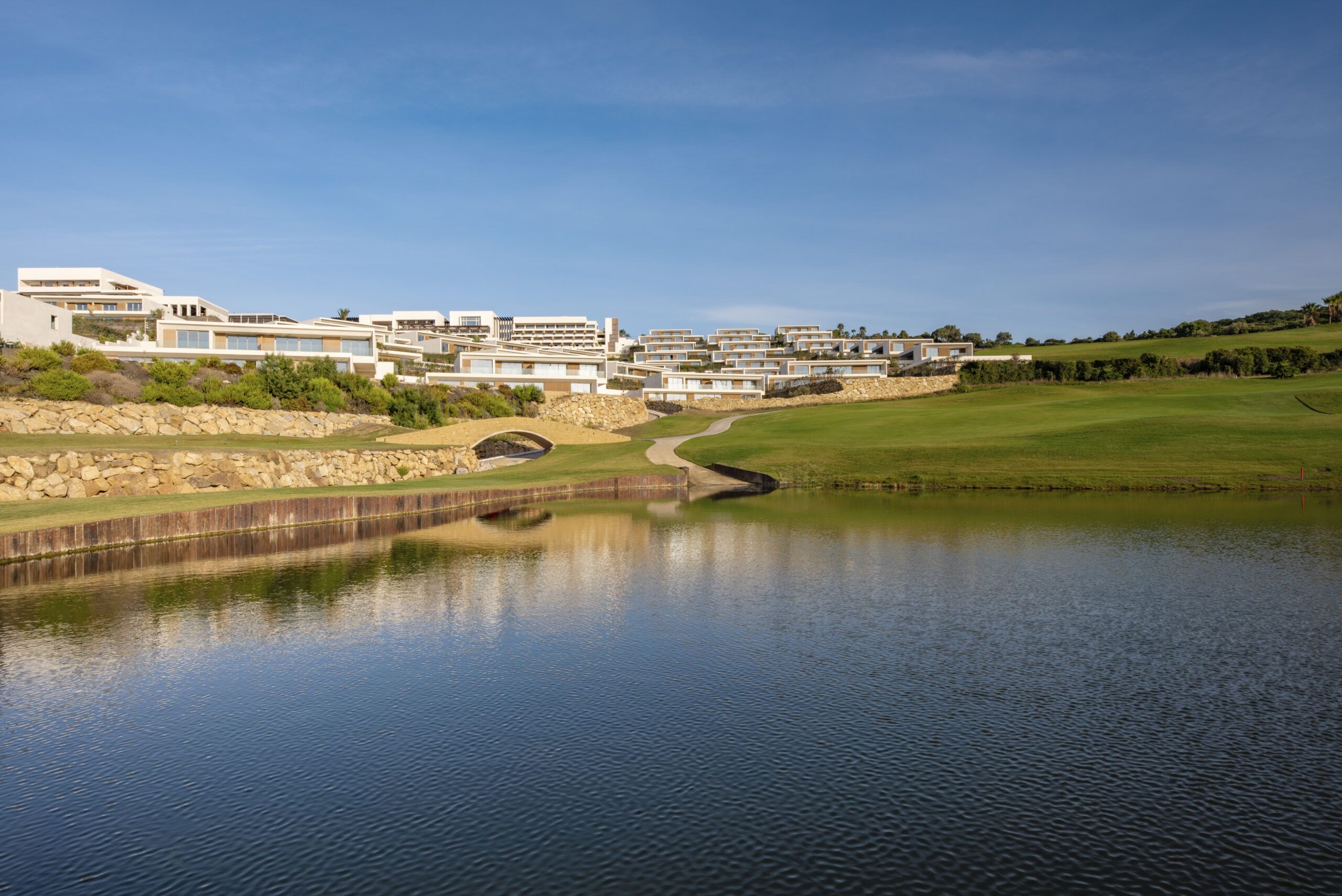 Fairmont La Hacienda Costa del Sol patrocina al jugador del DP World Tour 2026 Ángel Ayora - Gastronomía y Moda