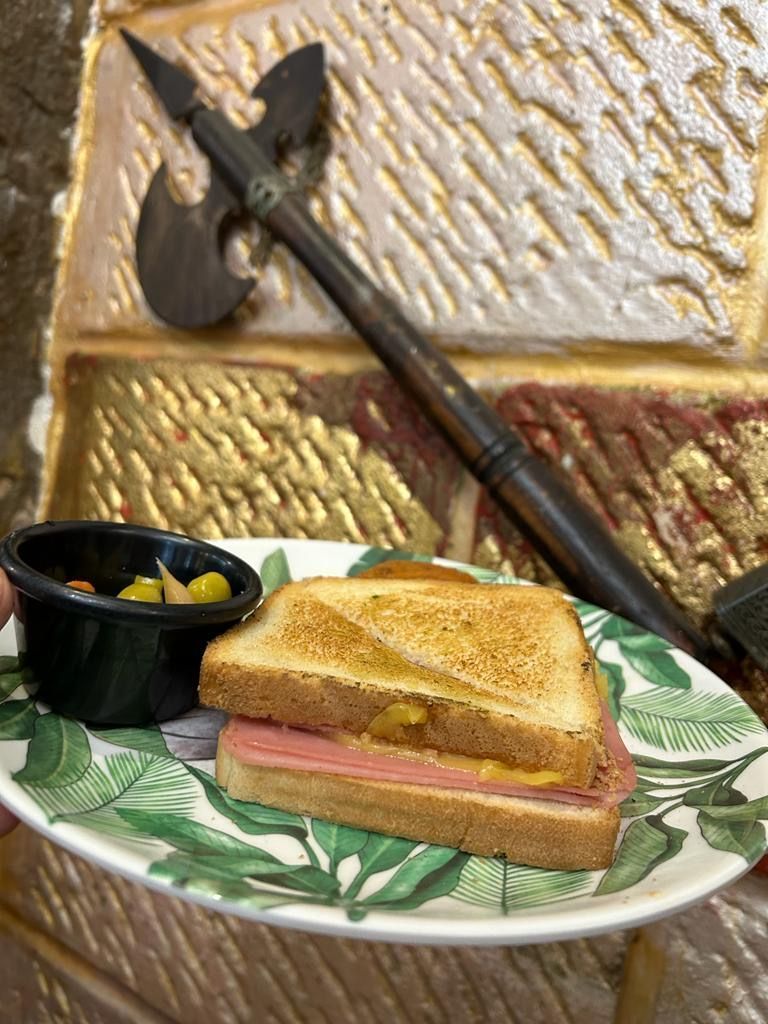 Bar Muralla, tapas españolas, bocadillos y raciones en el centro de Granada - Gastronomía y Moda