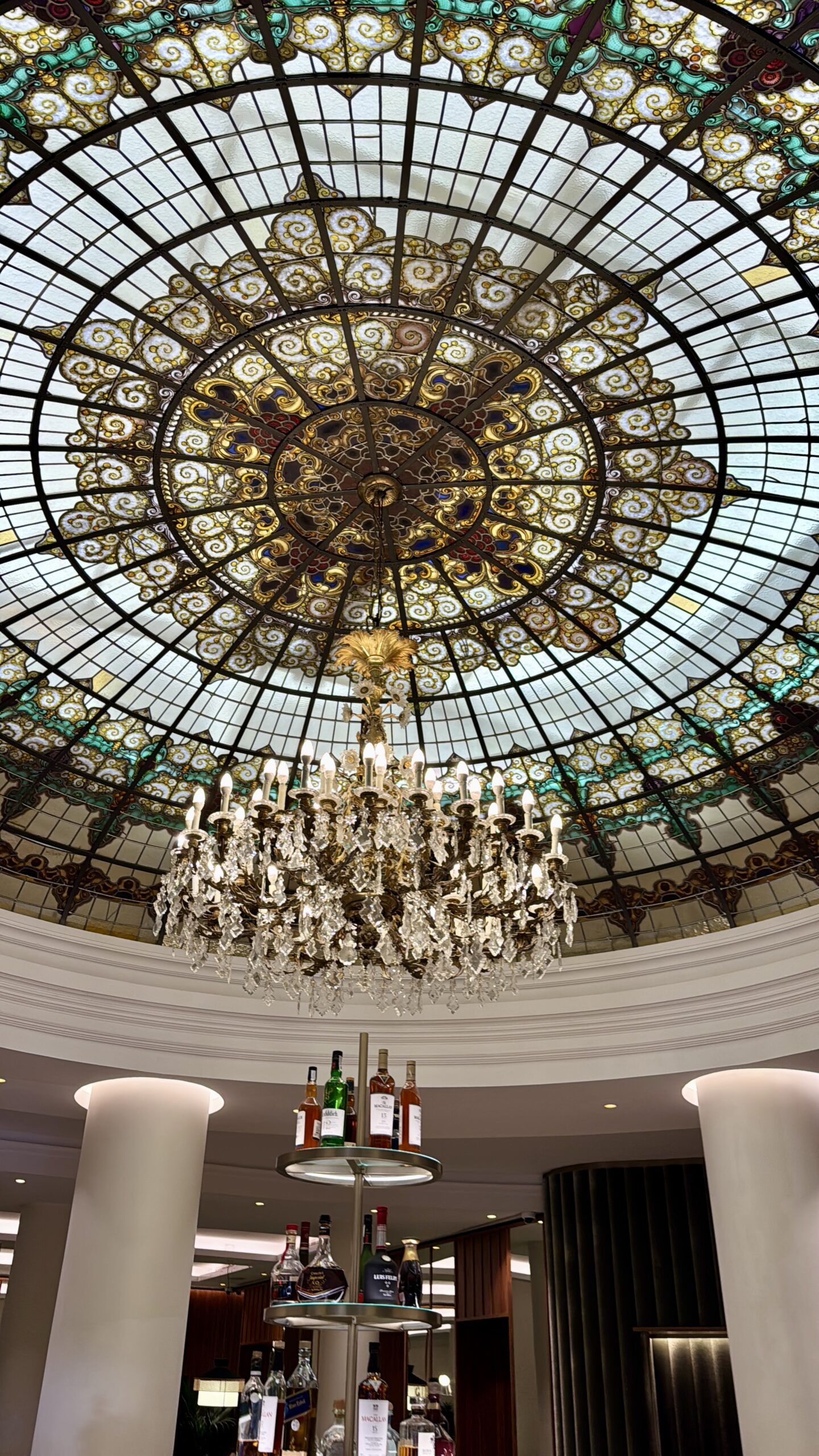 Rosana González, directora del Hotel Colón Gran Meliá, refleja la elegancia y la hospitalidad de Sevilla - Gastronomía y Moda