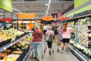 ALDI impulsa la mesa de verano en España: crece el consumo de queso, helado y cerveza fría - Gastronomía y Moda