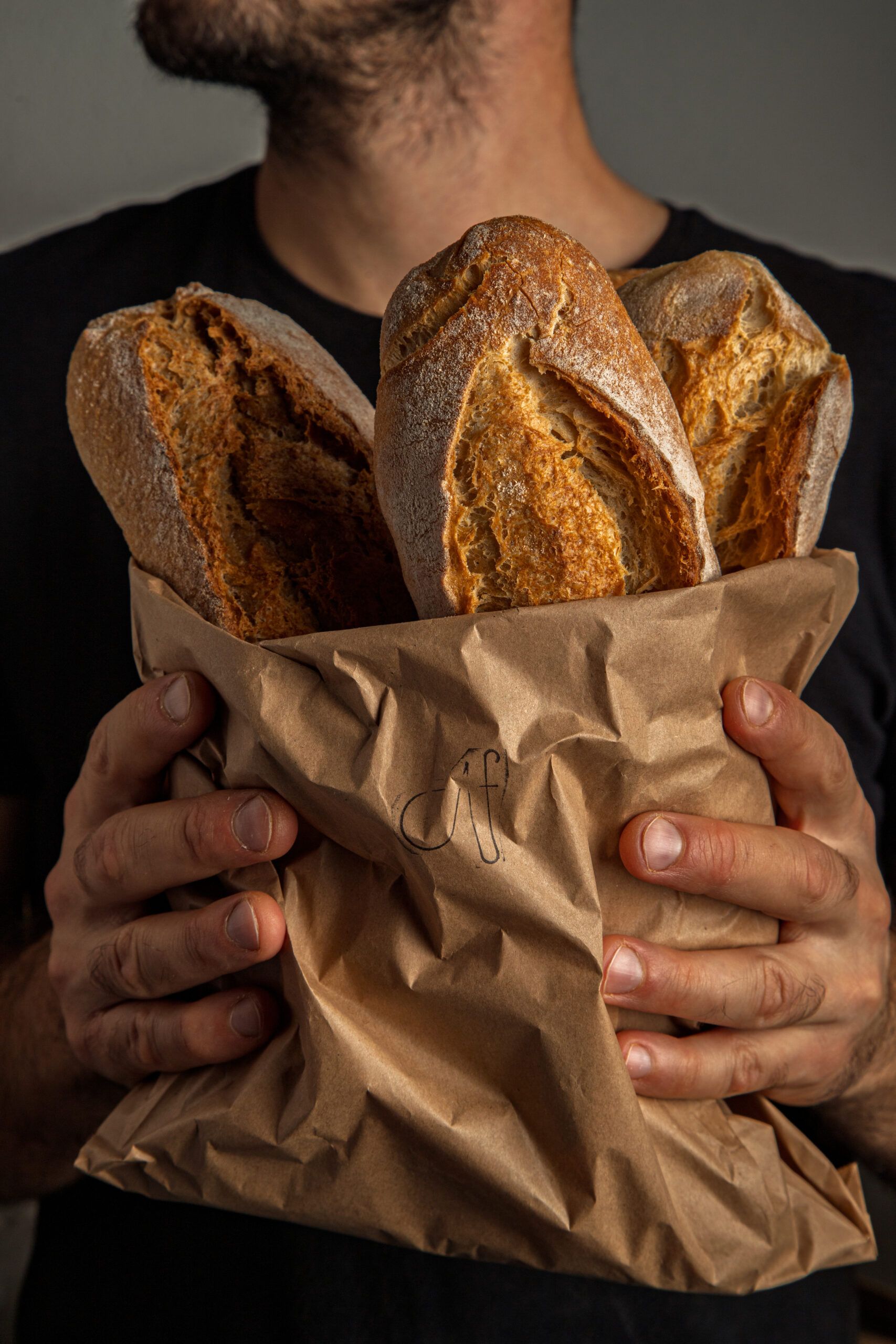 Andrea Forte reivindica el auténtico pan artesano: masa madre, fermentaciones de 24 horas y sabor en cada hogaza - Gastronomía y Moda