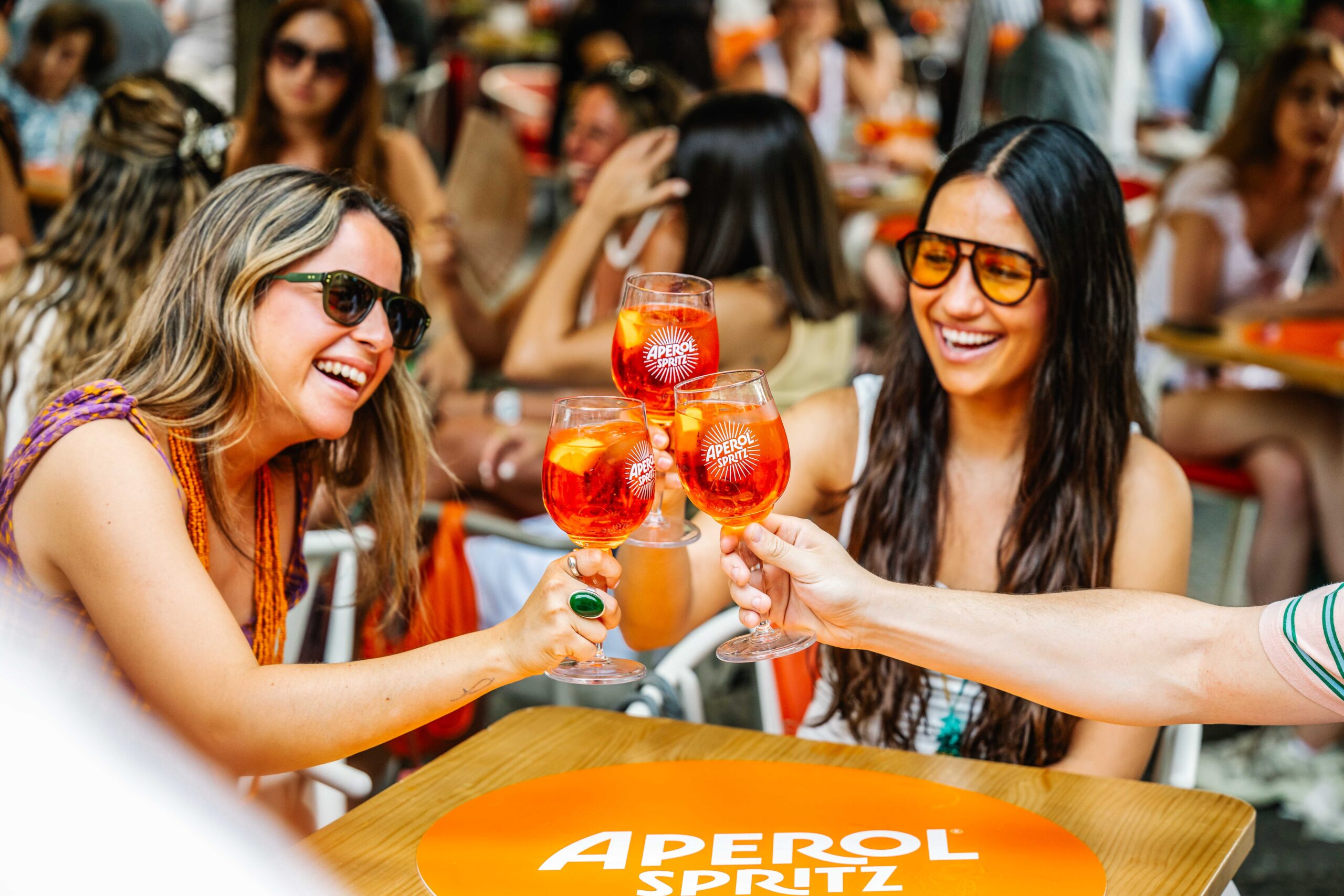 Aperol Spritz propone tres planes para celebrar el Día del Aperitivo y alargar el verano - Gastronomía y Moda