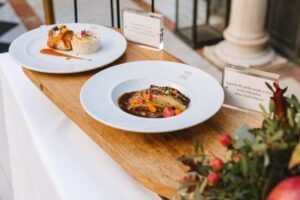 El hotel Alfonso XIII ratifica un año más su espíritu solidario con sus menús de Navidad a beneficio del Banco de Alimentos de Sevilla - Gastronomía y Moda