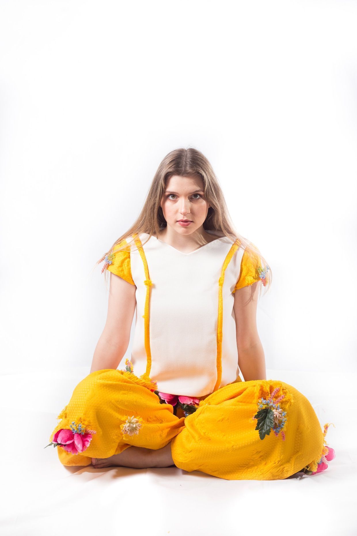 Adela Alfaro presenta su nueva colección SS21, 'VOLVER' - Gastronomía y Moda