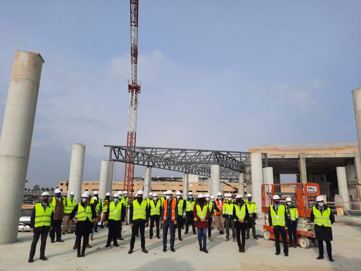 El Ayuntamiento de Sevilla aborda con el Aeropuerto de San Pablo el inicio de los trabajos del nuevo Comité de Conectividad Aérea para preparar estrategias de recuperación de rutas conforme avance la vacunación contra la pandemia y el levantamiento de las restricciones a la movilidad - Gastronomía y Moda