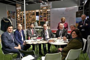 El Ayuntamiento de sevilla alcanza un acuerdo estratégico con 4.500 agencias de viajes españolas para reforzar la promoción inmediata del destino Sevilla - Gastronomía y Moda