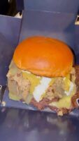Ana Isabel Pareja pone en valor el universo The President como referente burger en Sevilla - Gastronomía y Moda