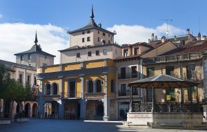 Un viaje emocional al subsuelo de Aranda de Duero a través de sus bodegas - Gastronomía y Moda