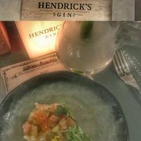 El menú de los chefs David Gavira & Ali Elkardoudi, Tartar de Salmón - Gastronomía y Moda