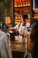 Melendi llega a Sevilla para celebrar la amistad verdadera con un concierto exclusivo - Gastronomía y Moda