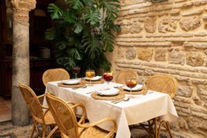 Bodegas Mezquita Céspedes, en Córdoba, tercer mejor restaurante casual del mundo, según Tripadvisor - Gastronomía y Moda