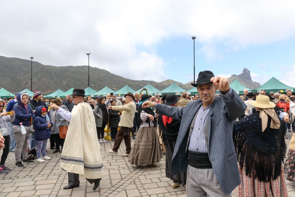 Fiestas del Almendro en Flor de Tejeda, la celebración pagana que enamora a Gran Canaria en pleno invierno - Gastronomía y Moda