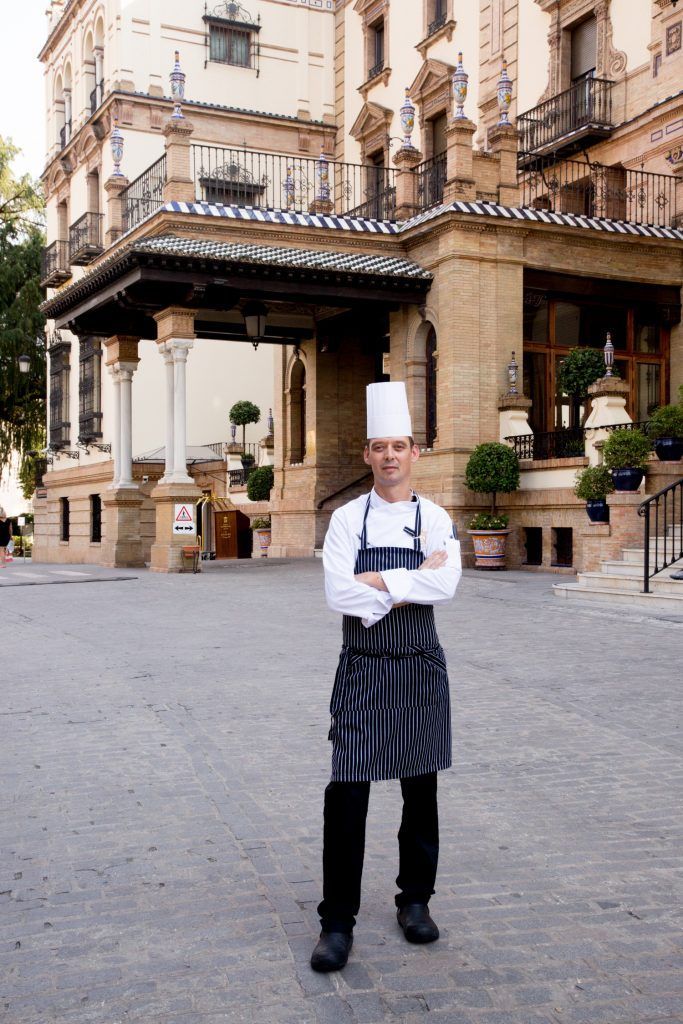El Hotel Alfonso XIII presenta a Brian Kevin Deegan, nuevo Executive Chef del Restaurante San Fernando El Hotel Alfonso XIII presenta a Brian Kevin Deegan, nuevo Executive Chef del Restaurante San Fernando - Gastronomía y Moda