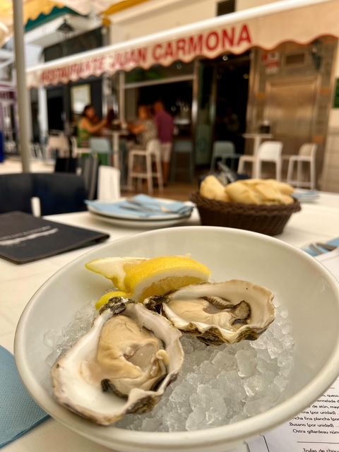 Restaurante Juan Carmona, producto del mar y buen servicio en Torremolinos - Gastronomía y Moda