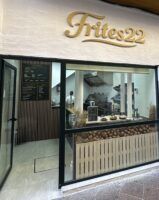 Frites 22 revoluciona el centro de Sevilla con su nuevo concepto de patatas fritas personalizables para llevar - Gastronomía y Moda