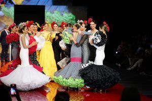 Premios Aromas - Siempre Así y Antonio Canales reciben el Premio Flamenco en la Piel por su Trayectoria en el marco de SIMOF 2022 - Gastronomía y Moda