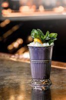 Carlos I es un brandy con multitud de posibilidades y estos 3 cócteles lo demuestran - Gastronomía y Moda