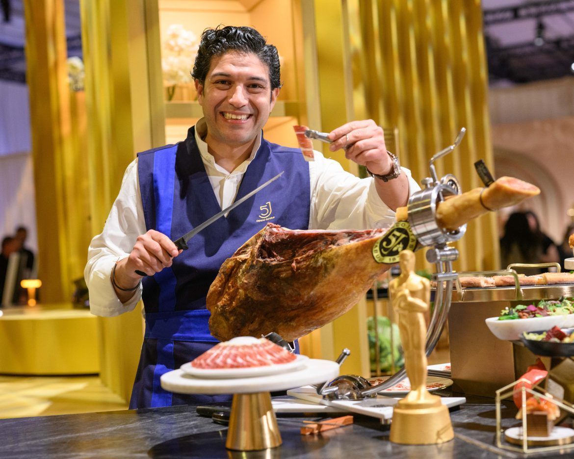 Cinco Jotas será el invitado de excepción del menú de la Governor’s Ball, la fiesta oficial de los Premios Oscar 2024 - Gastronomía y Moda